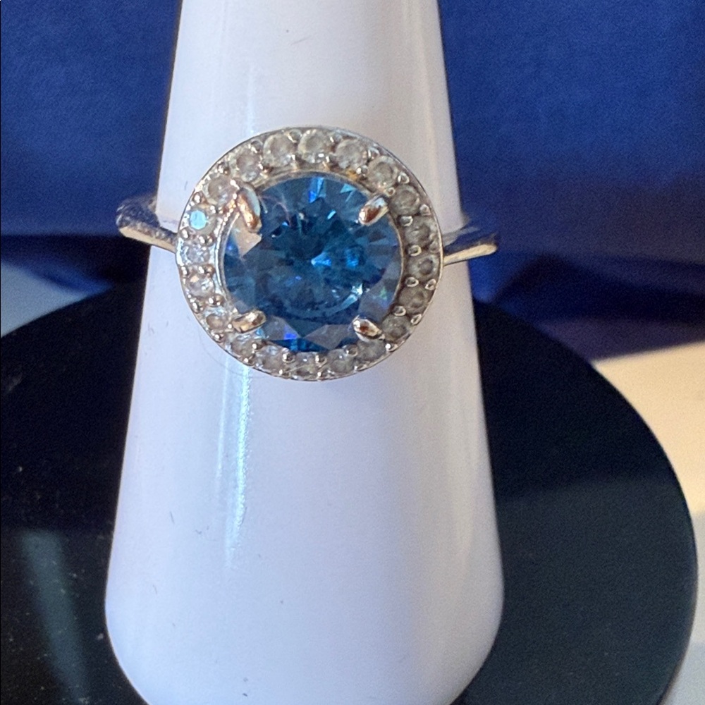 Elegant Blue and Silver Ring
